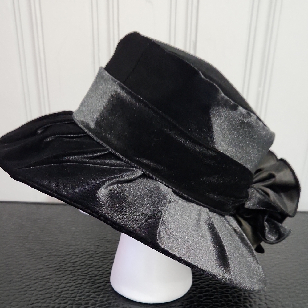 NEW! Elegant Black Velvet Hat - Picture 3 of 10